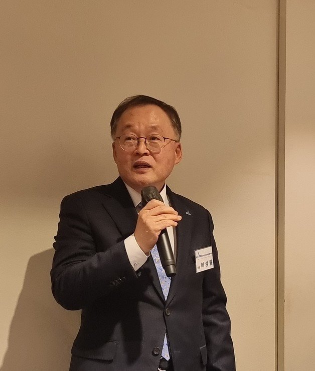 이상률 한국항공우주연구원 원장이 10일 서울에서 열린 신년기자간담회에서 모두발언을 하고 있다. 2023.1.10 뉴스1