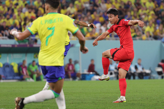Na tarde do dia 5 (horário local), o sul-coreano Baek Seung-ho marcou novamente durante a partida das oitavas de final da Copa do Mundo do Catar 2022 entre Coreia e Brasil no Estádio 974, em Doha, no Catar.  2022.12.6/News1 ⓒ News1