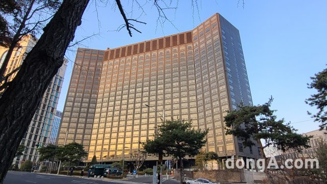 최근 HILTON 간판을 떼어낸 밀레니엄 힐튼 서울의 외관. 김선미 기자