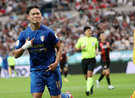 수원 오현규가 4일 오후 서울 마포구 상암동 서울월드컵경기장에서 열린 프로축구 ‘하나원큐 K리그1 2022’ 29라운드 FC서울과 수원 삼성의 경기 후반전에서 추가골을 넣은 뒤 세리머니 하고 있다. 2022.9.4/뉴스1