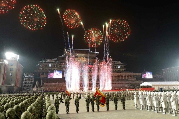 북한의 열병식 모습. (평양 노동신문=뉴스1)