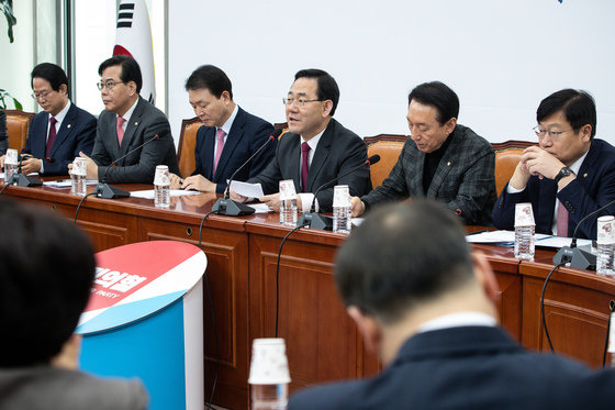 주호영 국민의힘 원내대표가 3일 서울 여의도 국회에서 열린 원내대책회의에서 모두 발언을 하고 있다. 2023.2.3/뉴스1