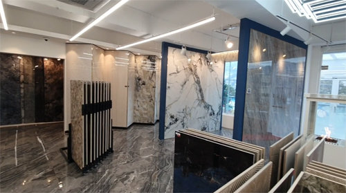 아리아상재에 전시되어 있는 유럽산 대형타일