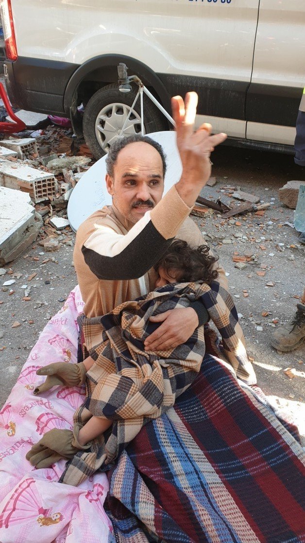 Additional survivors rescued in the Hatay Antakya area on the 9th (local time) by the Korea Emergency Relief Team (KDRT) dispatched to Turkey, where the earthquake occurred.  Provided by Korea Emergency Relief Team (KDRT)