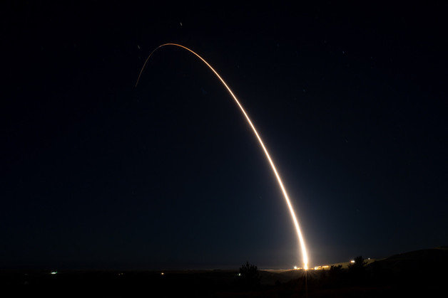 미 공군 지구권타격사령부는 지난 9일 대륙간탄도미사일(ICBM)인 ‘미니트맨 3’를 시험발사했다고 10일 밝혔다. 사진은 미 국방부 제공.