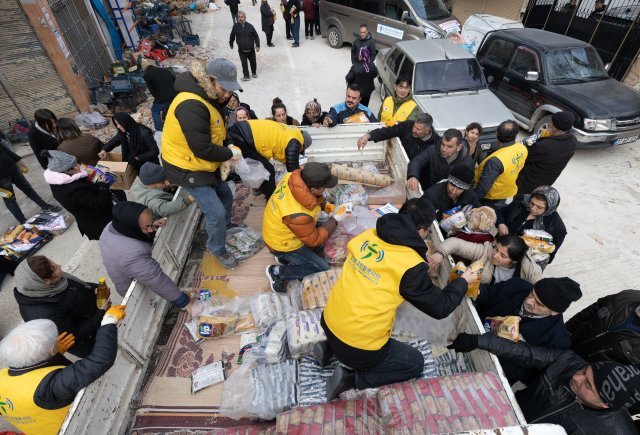 봉사단은 10톤 트럭 8대 분량 구호품을 현지인들에게 전달했다. 한국기독교연합봉사단 제공