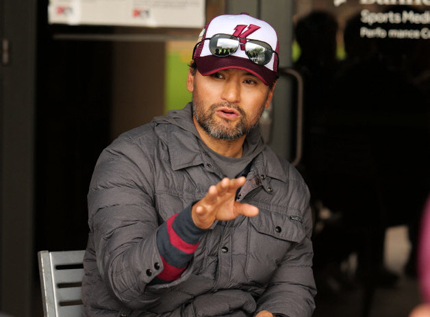 14일(한국시간) 박찬호 KBS 해설위원이 미국 애리조나주 스코츠데일 솔트리버필드에서 취재진과 인터뷰를 하고 있다. 키움히어로즈 제공