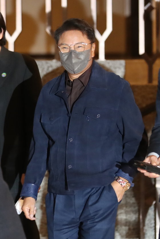 이수만 SM엔터테인먼트 전 총괄 프로듀서가 14일 서울 용산구 그랜드하얏트호텔에서 열린 한·몽 경제인 만찬에 기조연설을 하기 위해 참석하고 있다. 2023.2.14 뉴스1