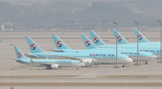 인천국제공항 계류장에 대한항공 항공기가 멈춰서 있다. 2020.3.25/뉴스1