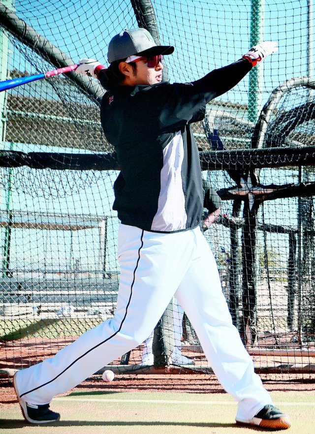 37세에 월드베이스볼클래식(WBC) 무대를 처음 밟게 된 거포 박병호는 이번 대회가 자신의 마지막 국제대회 출전이라는 생각으로 모든 걸 쏟아붓겠다는 각오다. 사진은 박병호가 소속팀 KT의 미국 애리조나주 투손 스프링캠프에서 타격 훈련을 하는 모습. KT 제공