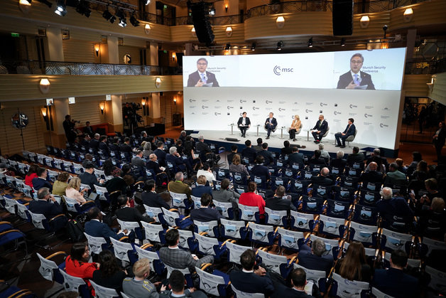 박진 외교부 장관이 18일(현지시간) 오후 독일 뮌헨안보회의(MWC) ‘인도·태평양 지역에 관한 패널토론’에서 발언하고 있다. (외교부 제공)