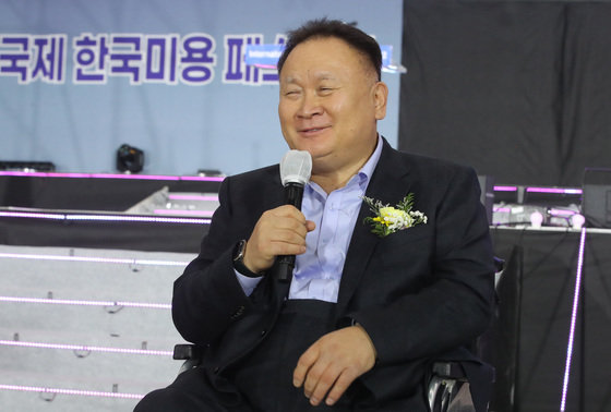 이상민 더불어민주당 국회의원이 6일 대전 유성구 DCC대전컨벤션센터 제2전시장에서 열린 2022국제한국미용페스티벌 개막식에서 축사하고 있다. 2022.12.6/뉴스1