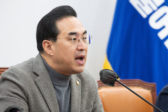 박홍근 더불어민주당 원내대표가 23일 서울 여의도 국회에서 열린 정책조정회의에서 모두 발언을 하고 있다. 2023.2.23/뉴스1 ⓒ News1