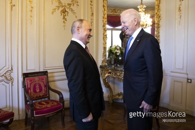 2021년 6월 블라디미르 푸틴 러시아 대통령과 조 바이든 미국 대통령이 스위스 제네바에서 정상회담을 가졌다. ⓒ(GettyImages)/코리아