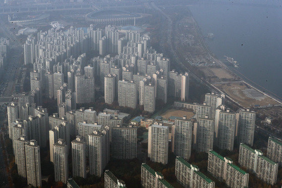 서울 송파구 롯데월드 서울스카이에서 바라본 아파트단지 모습. 2022.11.10/뉴스1