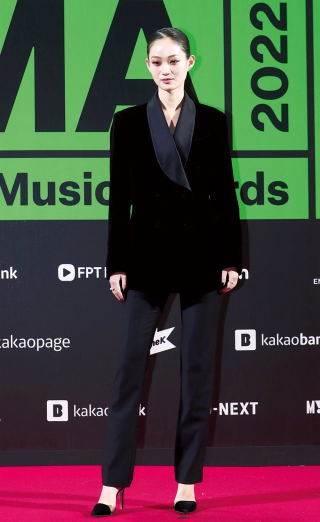 2022년 11월 26일 ‘2022 멜론뮤직어워드’ 레드카펫 행사에 참석한 신현지. 뉴스1