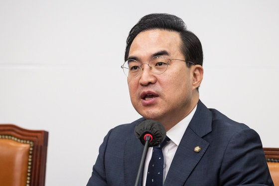 박홍근 더불어민주당 원내대표가 27일 서울 여의도 국회에서 열린 최고위원회의에서 모두 발언을 하고 있다. 2023.2.27/뉴스1