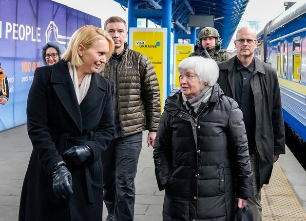 재닛 옐런 미국 재무부 장관이 27일(현지시간) 우크라이나 키이우를 깜짝 방문했다. 2023.02.27/뉴스1(트위터 갈무리)