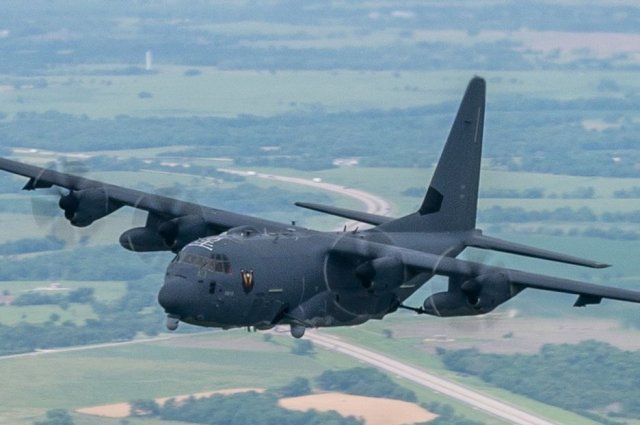 미 공군 특수작전비행단 소속의 AC-130J 고스트라이더.  이달 초까지 진행되는 한미 특전사의 티크나이프 훈련을 계기로 한반도에 처음 전개돼 직도사격장에서 실사격 훈련을 진행했다. 출처 미 공군