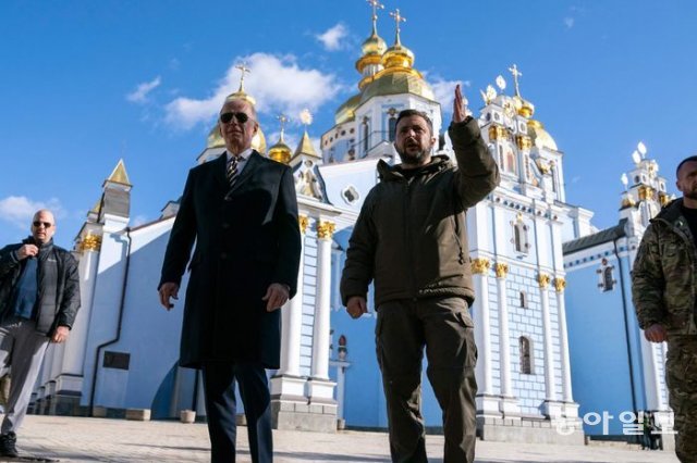 조 바이든 미국 대통령이 우크라이나를 방문해 볼로디미르 젤렌스키 대통령과 만나는 모습. 백악관 홈페이지