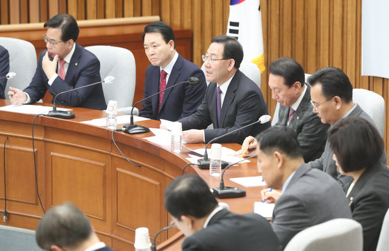 주호영 국민의힘 원내대표가 3일 서울 여의도 국회에서 열린 원내대책회의에서 모두발언을 하고 있다. 2023.3.3. 뉴스1