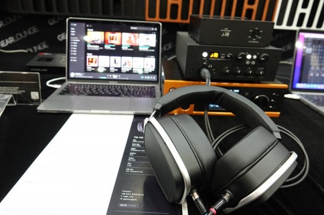 HEDD 헤드폰, 안텔롭 아마리, 챌(Zähl) HM1 앰프, 출처=IT동아