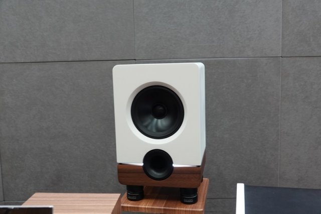 아웃풋이 만든 스피커(Frontier), 출처=IT동아