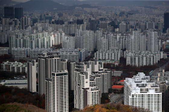 서울 강남구 대모산에서 바라본 강남권 아파트의 모습. 2022.11.28/뉴스1 ⓒ News1