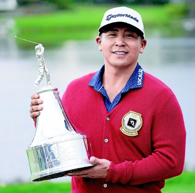커트 기타야마가 6일 끝난 미국프로골프(PGA)투어 아널드 파머 인비테이셔널에서 우승 트로피를 안았다. 투어 50번째 출전 만에 거둔 첫 우승이다. 올랜도=AP 뉴시스