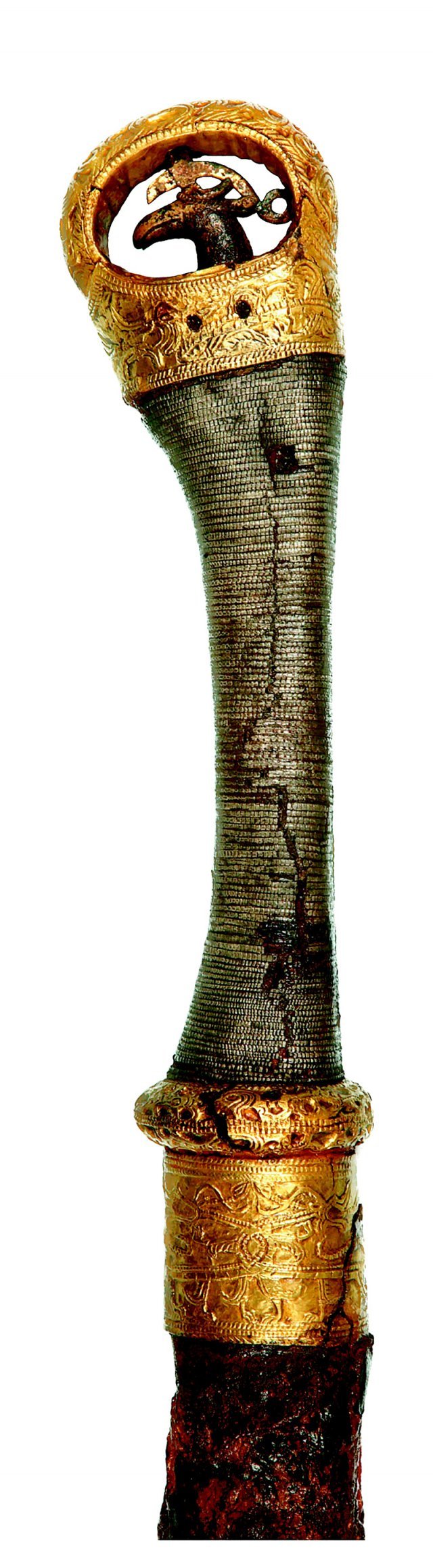 옥전 M3호분에서 출토된 용과 봉황무늬가 장식된 큰칼의 손잡이 부분. 실제 전장에서 쓰이는 무기라기보다는 최고 권력자의 권위를 상징하는 물품이었다. 맨 위쪽 둥근 고리 지름 6.3cm, 5세기 후반. 국립진주박물관 제공