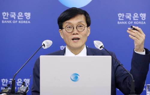 이창용 한국은행 총재가 방송기자클럽 초청 토론회 발언하고 있다. 뉴스1