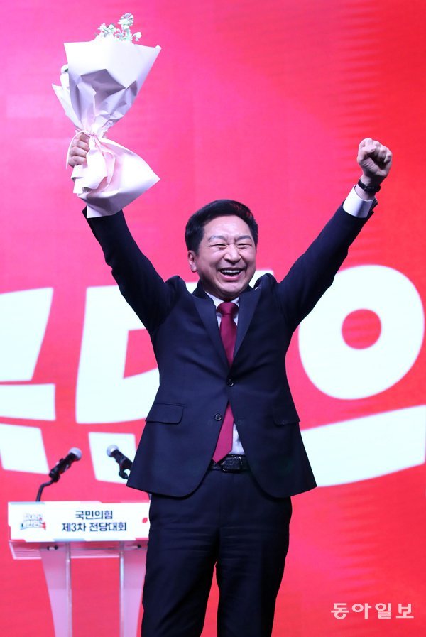 여당, 尹 친정체제로… 김기현 “총선 공천, 대통령 의견도 듣겠다”
