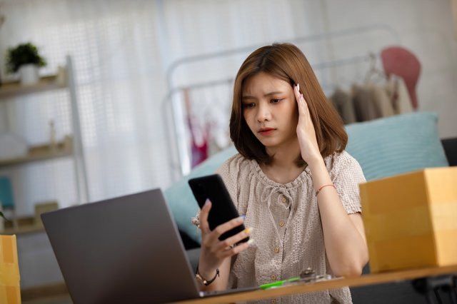 비싼 이용료 때문에 배달 앱 사용자 수가 꾸준히 줄어든다. 출처 = 엔바토엘리먼츠