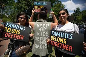 2018년 도널드 트럼프 대통령의 가족격리 이민정책에 반대하는 시위가 미국 전역에서 열렸다. 위키피디아