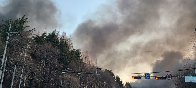 12일 오후 10시9분경 대전 대덕구 목상동 한국타이어 대전공장에서 화재가 발생했다.