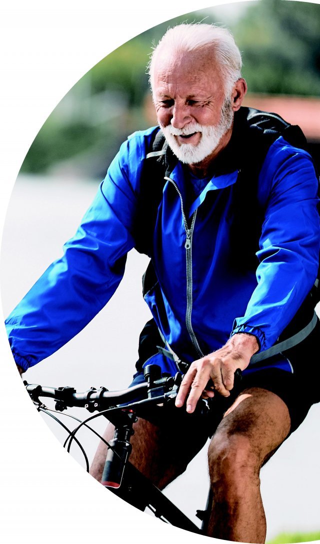 나이가 같아도 각자 활동력이 다르고 삶의 질도 다르다. 노년에도 사이클링처럼 고강도 운동을 즐기는 사람이 있는가 하면 움직이기조차 힘든 사람이 있다. 근육의 차이가 삶의 질을 가르는 것이다.