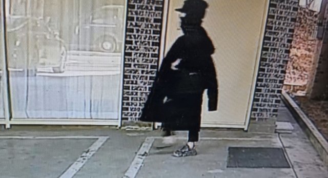 CCTV에 담긴 A 씨의 범행 모습(전북경찰청 제공). 뉴시스