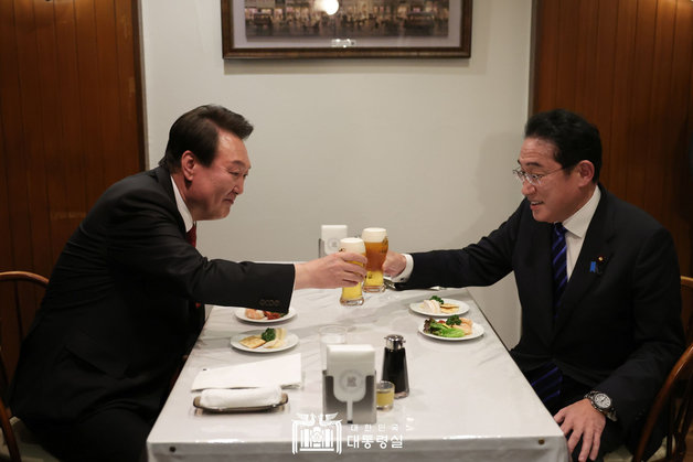 윤석열 대통령(왼쪽)과 기시다 후미오 일본 총리. 2023.3.17 대통령실 홈페이지