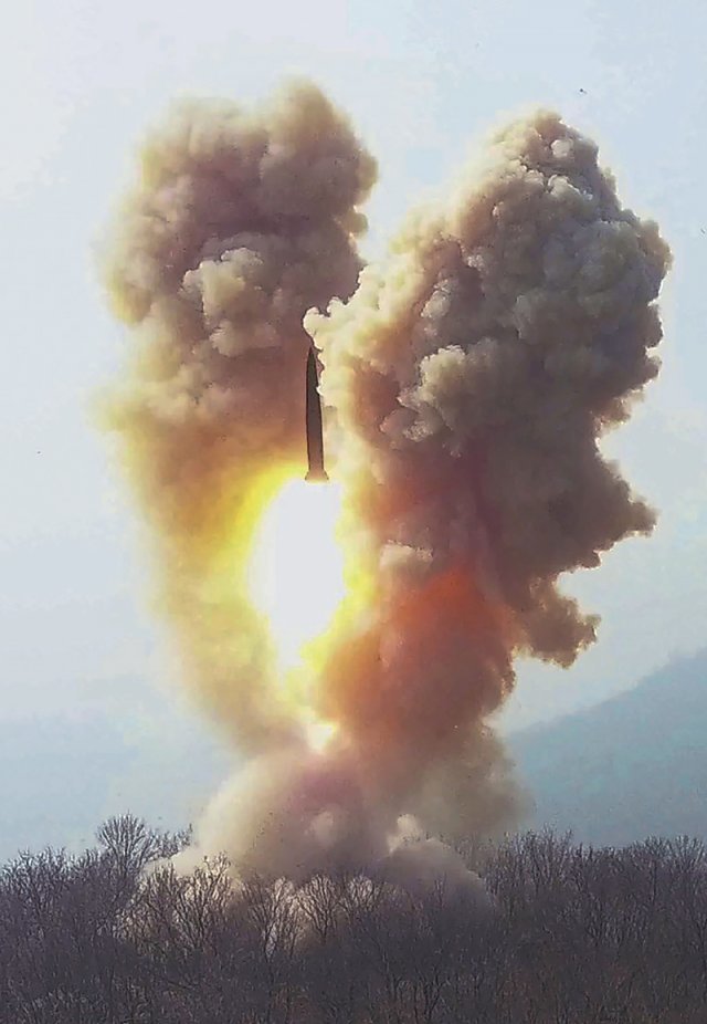 北 핵타격 숙달 훈련… ‘최후의 날’ 연습하나[사설]