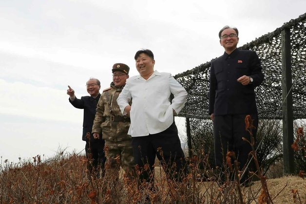 북한 노동당 기관지 노동신문은 24일 “21일부터 23일까지 새로운 수중공격형 무기체계에 대한 시험을 진행했다“라고 밝혔다. (평양 노동신문=뉴스1)