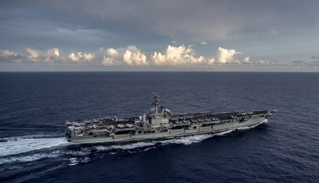 사진은 필리핀해에서 작전 중인 미국 항공모함. 2020.6.23. 뉴스1