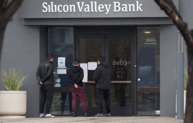 실리콘밸리은행(SVB)와 파산 충격은 은행들의 줄도산 우려를 확산시키며 최근 일련의 은행 위기로 이어지고 있다.