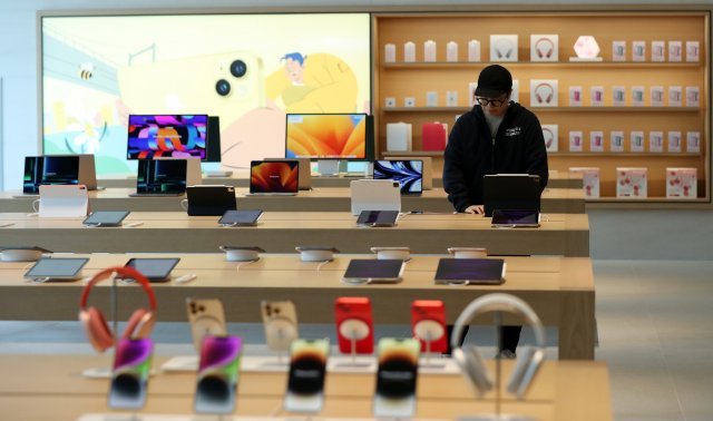 29일 오전 서울 강남구 애플스토어 강남점에서 미디어 프리뷰 행사가 진행되고 있다. 2023.3.29 ⓒ News1