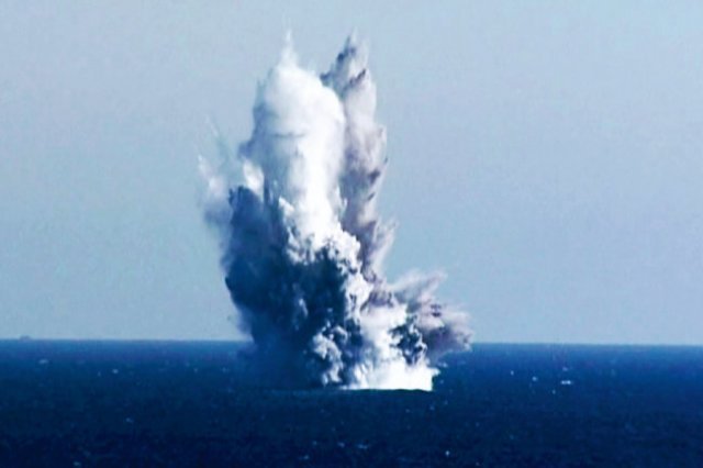 북한은 3월 21~23일 김정은 국무위원장이 참관한 가운데 ‘핵무인수중공격정’ 수중 폭발 실험과 전략순항미사일 핵탄두 모의 공중 폭발 실험을 진행했다고 밝혔다. [뉴시스]