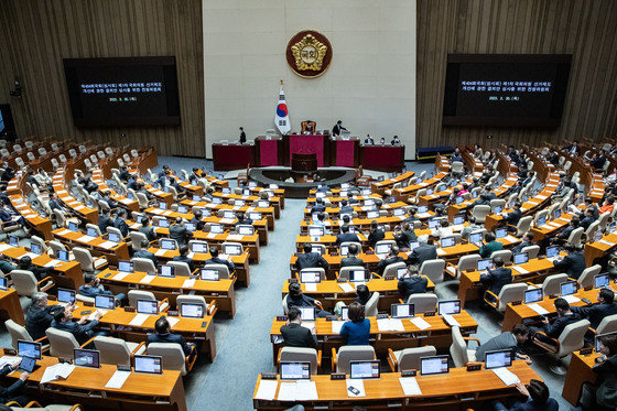 30일 오후 서울 여의도 국회에서 제404회 국회(임시회) 제1차 국회의원 선거제도 개선에 관한 결의안 심사를 위한 전원위원회가 열리고 있다. 2023.3.30 뉴스1