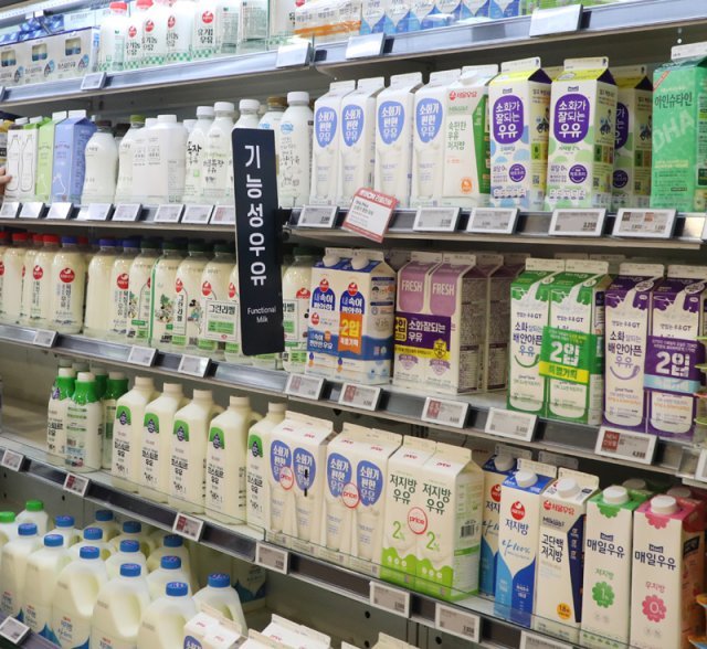 수요 줄어도 계속 오르는 우유값… 美의 2.4배