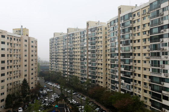 서울 강남구 압구정동 아파트 단지 모습. 2023.4.6/뉴스1