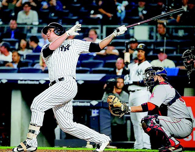 게리 산체스 뉴욕 양키스 선수가 2016년 미국 뉴욕 양키 스타디움 경기장에서 홈런을 치는 모습. 사진 출처 위키미디어