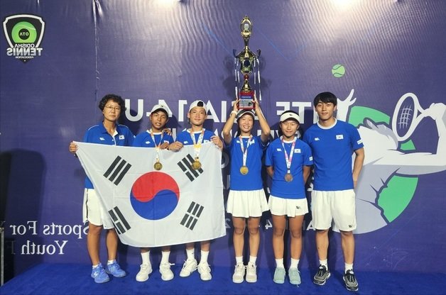 한국 U-14 테니스 대표팀. (대한테니스협회 제공)