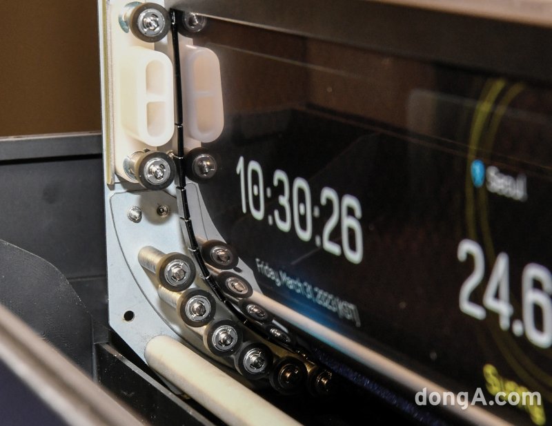 현대모비스 롤러블 디스플레이 내부